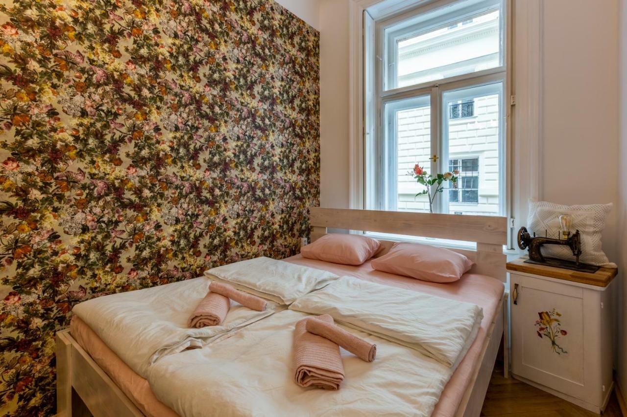 Vintage Home In The Center 부다페스트 외부 사진