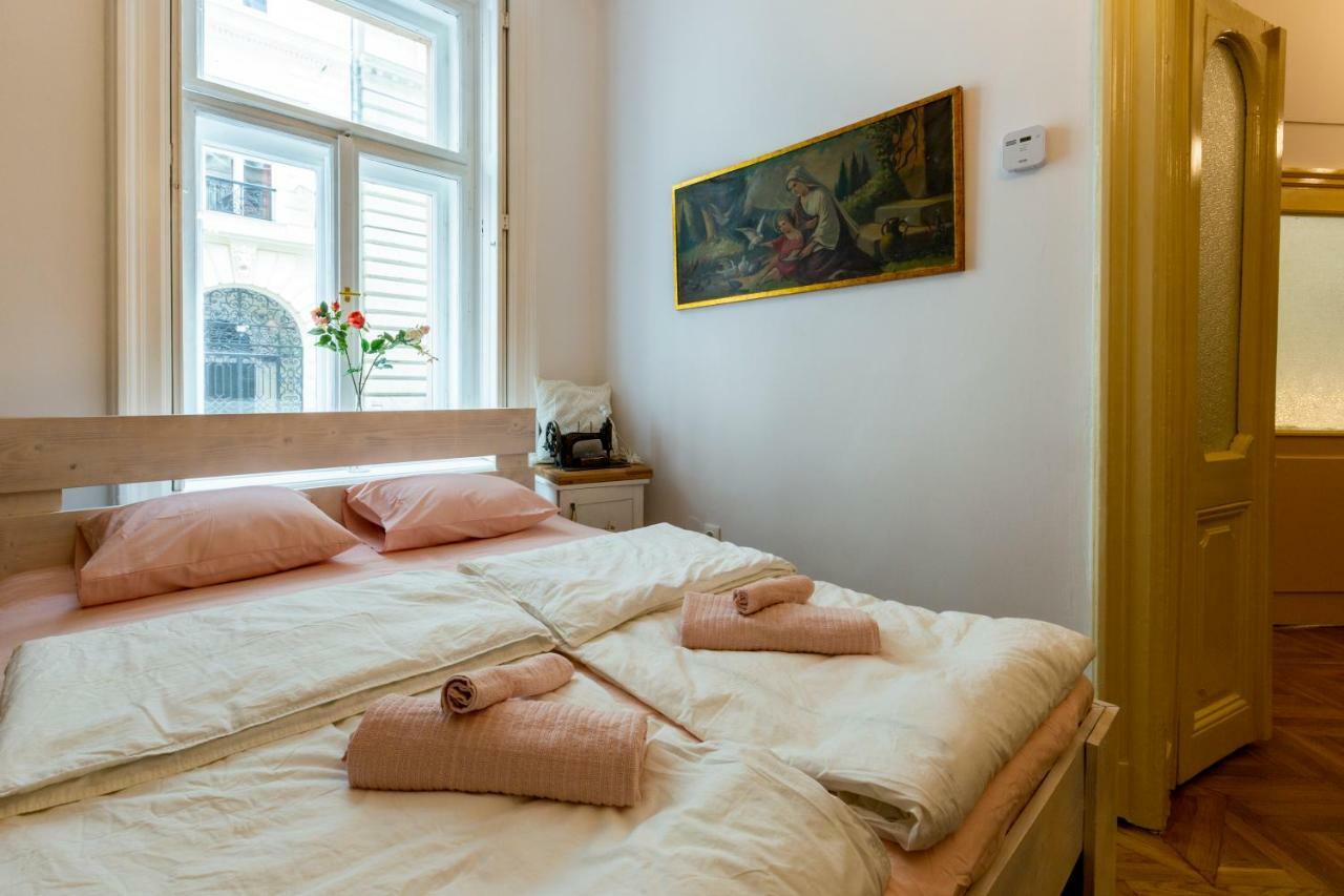 Vintage Home In The Center 부다페스트 외부 사진